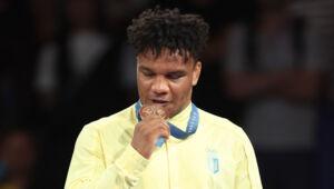 Spoilt the end of career. A legendary wrestler had his watch stolen at the Paris Olympics