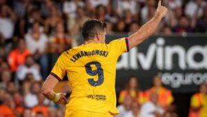 Flick started with a win over Valencia thanks to a brace from Lewandowski