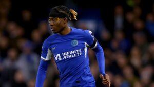 It was awkward. The Chelsea midfielder insulted today's opponents on social networks