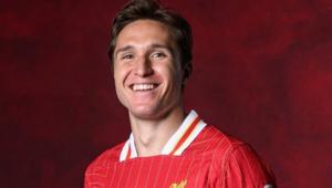 Arne Slot has announced the debut of Liverpool's only summer signing, Chiesa