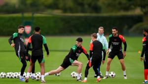 Waiting for a debut. Arsenal newcomer Merino trains before the match against PSG
