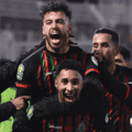 Le Derby Marocain Se Solde Par un 1-1, Qualifiant l'AS FAR pour les Quarts de Finale