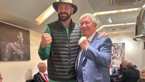 ¡Con clase! Tyson Fury almorzó con la leyenda de su club favorito, Alex Ferguson