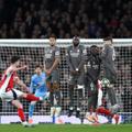 La légende d'Arsenal et de l'équipe nationale du Nigeria Nwankwo Kanu a ri après le deuxième but de Rice