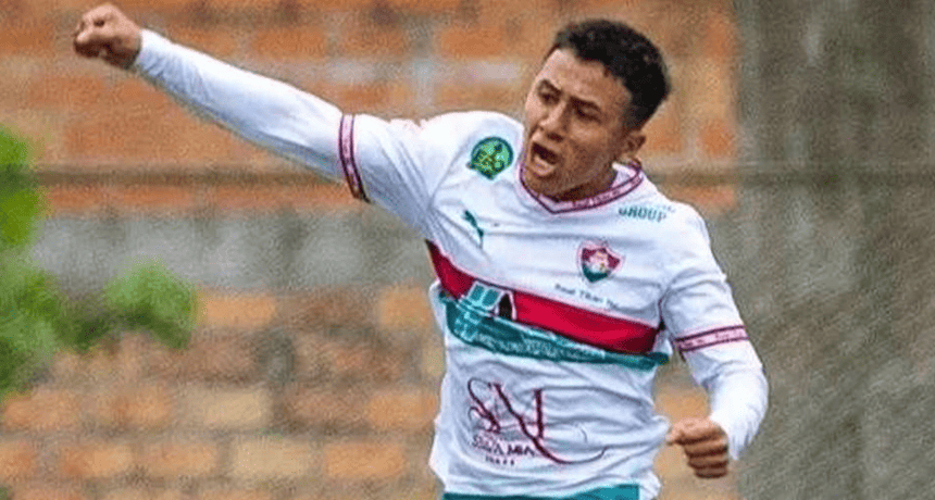 Dolor en Perú: Un joven futbolista murió tras un choque en pleno partido