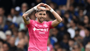 Julio Enciso marque en Premier League pour la première fois en deux ans. Le Paraguayen réalise son premier but+assist en un match