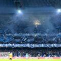 Comment est-ce possible ? Des supporters en scooters ont pénétré dans le stade de Naples la nuit