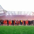 Liverpool exulte ! Les supporters fêtent avec l'équipe un titre de champion record