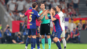PHOTO. L'épisode après lequel l'arbitre a décidé d'annuler le penalty contre le Real à la 90+10e minute lors du Clasico