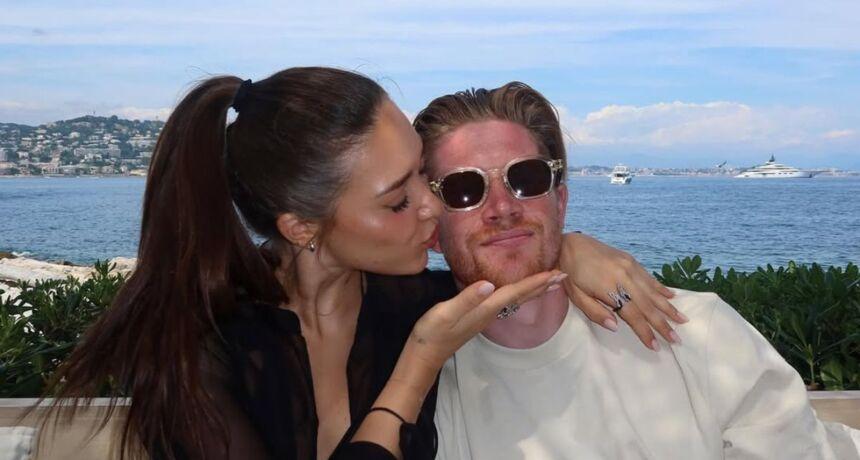 ¿Nuevo club elegido? La esposa de Kevin De Bruyne fue vista en Nápoles