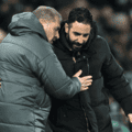 Neville a désigné son favori pour la finale de la Ligue Europa et a expliqué quel joueur de Manchester United pourrait s'imposer à Tottenham