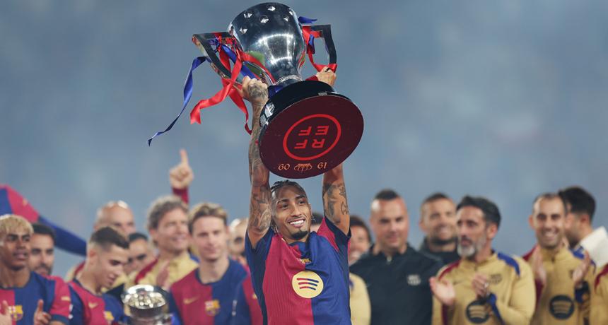 Official: Raphinha extends contract with Barcelona