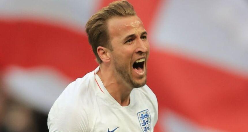Harry Kane congratulates Tottenham on Europa League victory