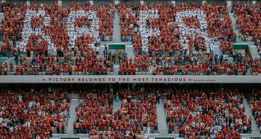 Unpleasant. Free farewell Nadal t-shirts from Roland Garros sold online for €500