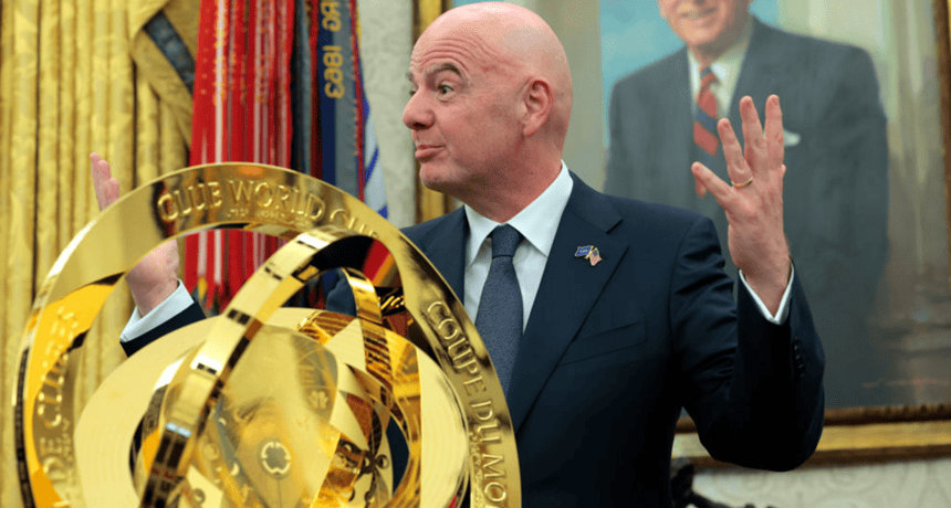 Words were not empty. Infantino steps in to invite Ronaldo to the Club World Cup
