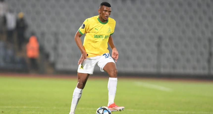 Mothobi Mvala gives a big salute to Mamelodi Sundowns fans