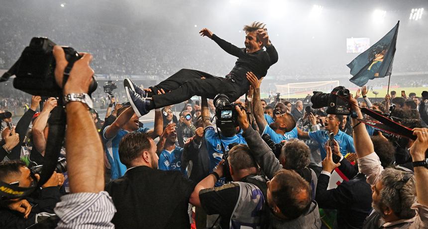 Conte has finally agreed to stay at Napoli for next season
