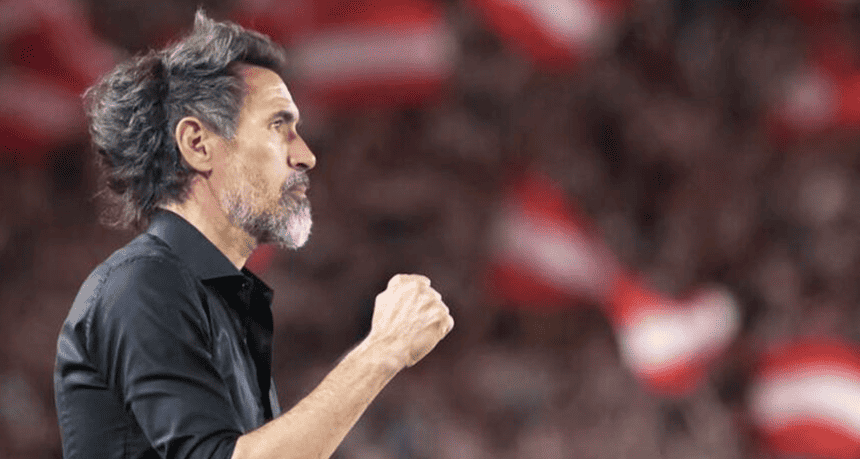 Cruz Azul Considers Argentine Coach Eduardo Domínguez as Backup Option