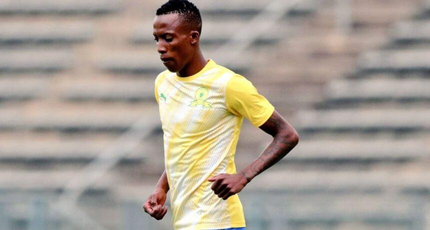 Divine Lunga stays. Mamelodi Sundowns extend defender's contract until 2026