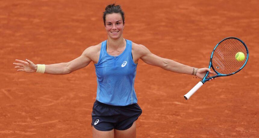 French sensation. Lois Boisson follows in Serena Williams’ footsteps at Roland Garros