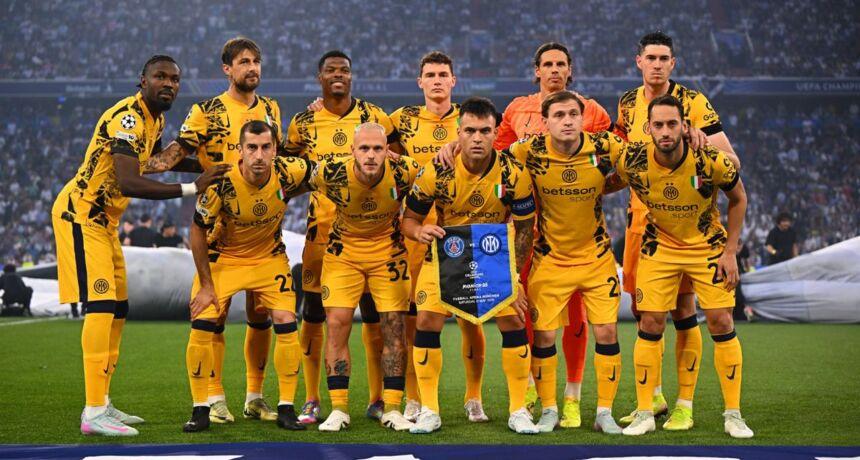 Acerbi plays Champions League final in torn boots