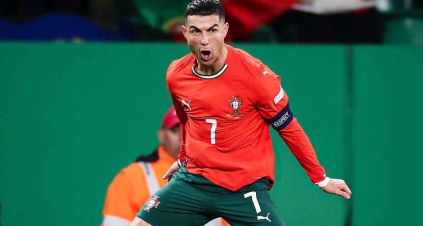 Pleased with his compatriots. Ronaldo congratulates Portugal's youth on U-17 Euro victory