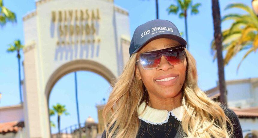 Shining like a movie star! Serena Williams visits Universal Studios in Hollywood
