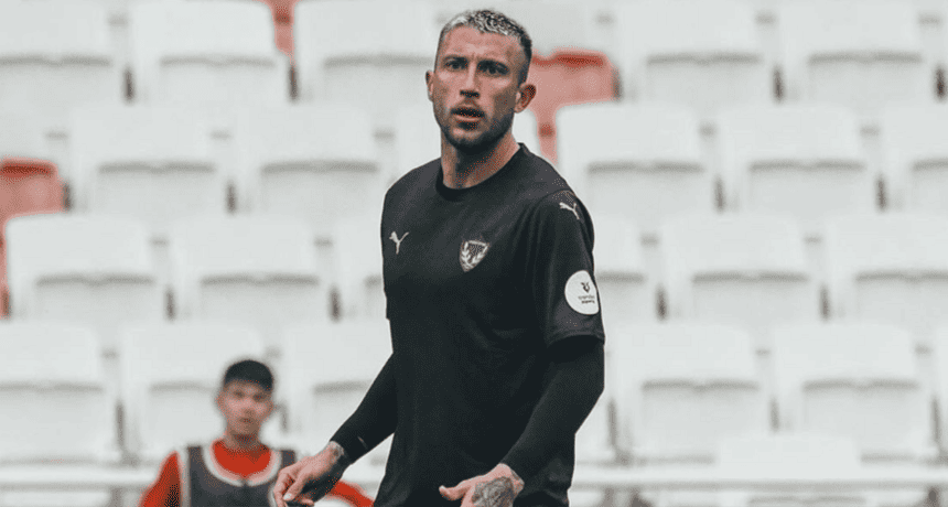 Calvo Grateful for Saprissa’s Interest but Committed to Staying Abroad