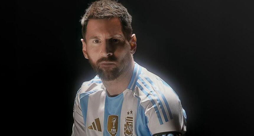 Glad to be with my teammates. Messi shares photos with the Argentina squad during training