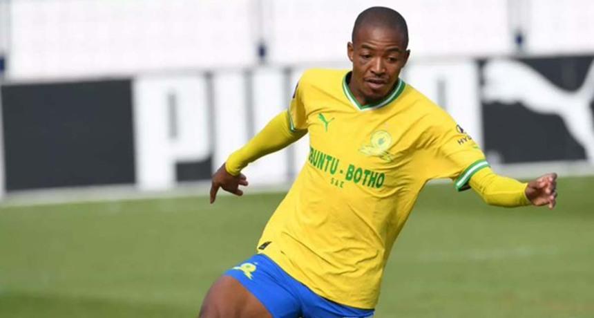 Talepo Moleno stays with Mamelodi Sundowns