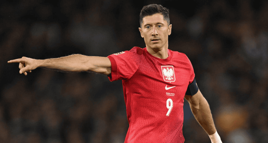 "It hurts me what happened." Lewandowski reveals behind-the-scenes details of his exit from the Polish national team