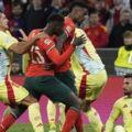 Ce n'est pas une faute ? L'arbitre ne siffle pas de penalty pour le Portugal dans une phase polémique face à l'Espagne