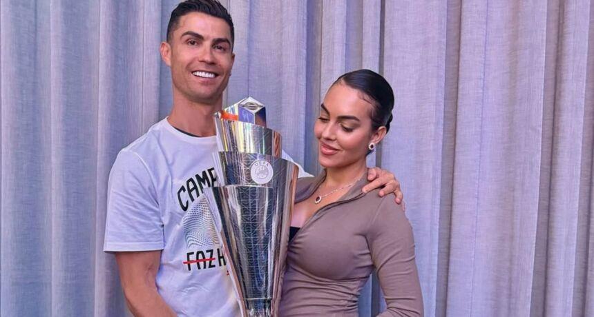 Cristiano Ronaldo shares personal photo with Georgina and the Nations League trophy