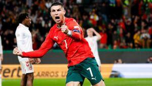 «J’adore ça» : Ronaldo publie une photo avec le trophée de la Ligue des Nations