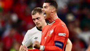 Encore une fois, pour la photo : Cristiano Ronaldo partage une vidéo amusante avec le trophée de la Ligue des Nations