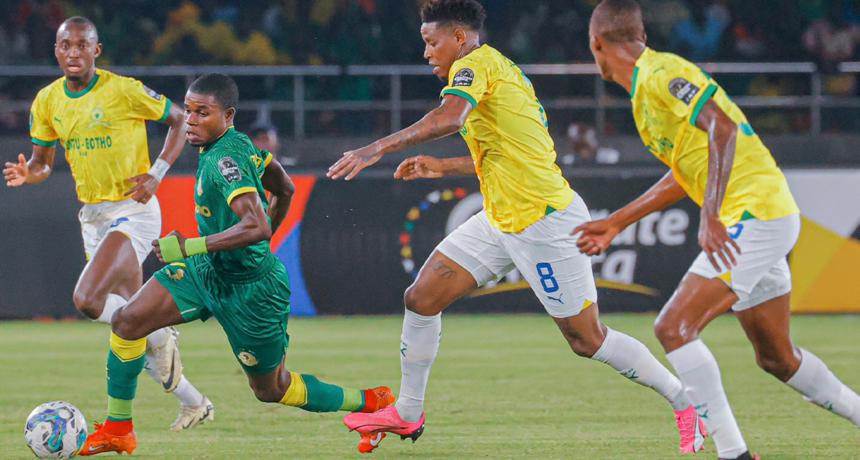 Maxi Nzengeli intéresse Kaizer Chiefs