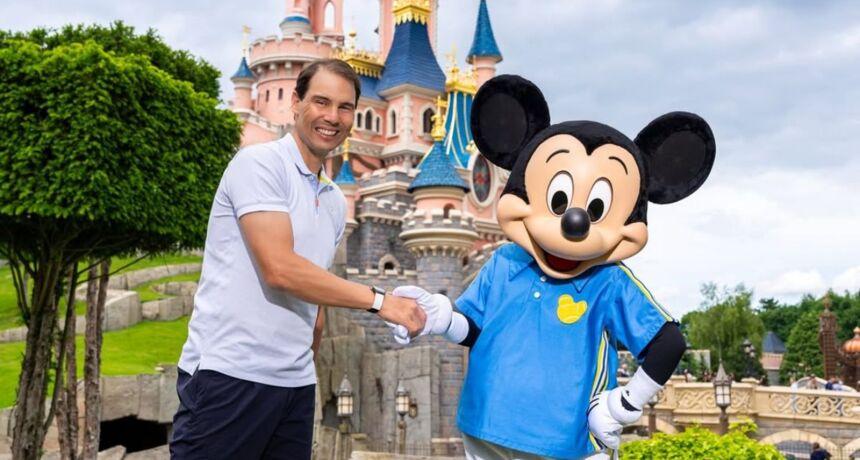 "Thank you for special moments": Rafael Nadal visits Disneyland Paris