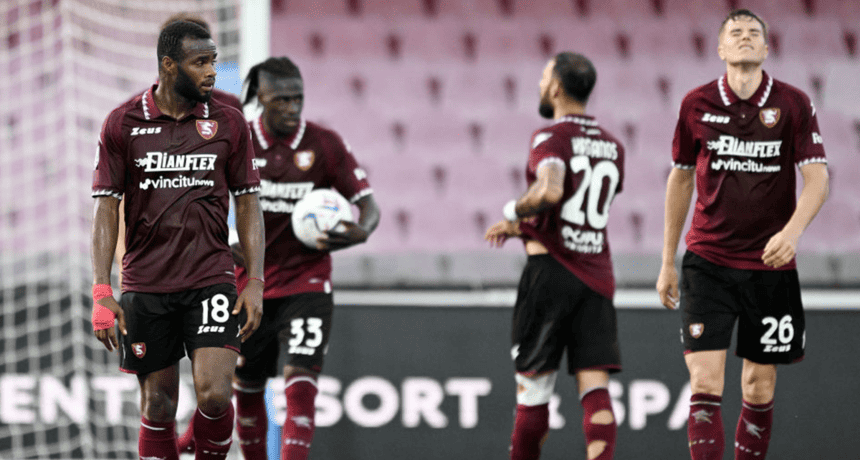 El caos continúa en la Serie B: Salernitana solicita el aplazamiento del partido de play-out por intoxicación alimentaria en el equipo