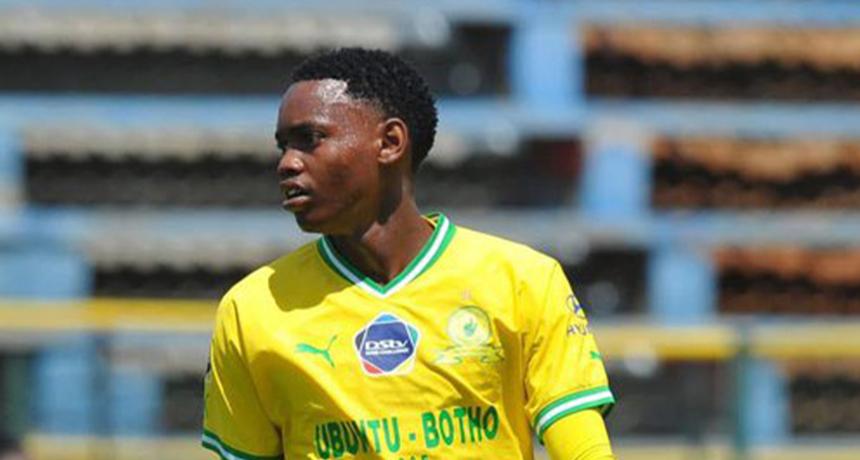 Golden Arrows sign Mamelodi Sundowns player