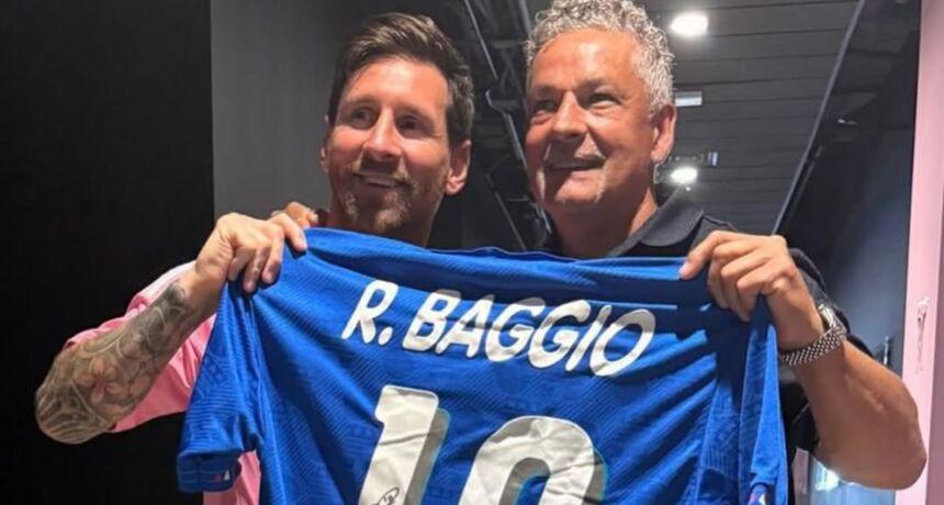 Legendary! Messi meets Roberto Baggio and receives a signed jersey