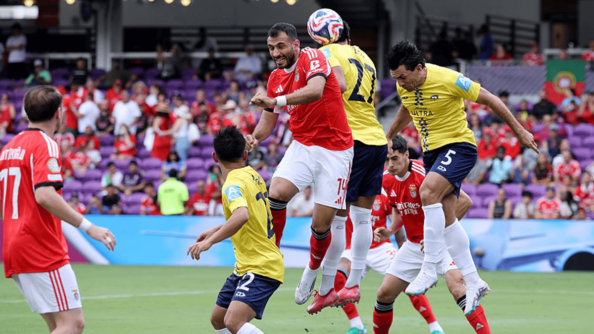 Benfica vs Auckland City match interrupted. The reason is revealed