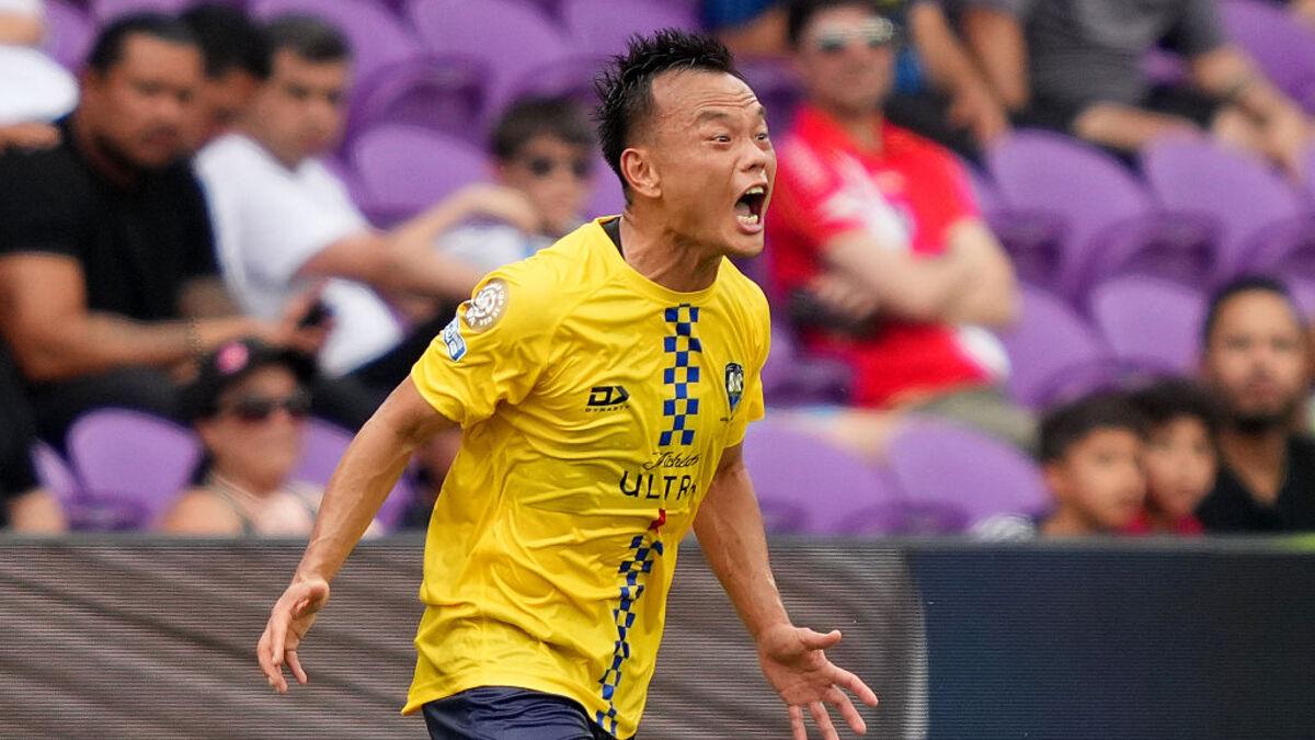 Wild emotions! Auckland City player refused to leave the pitch