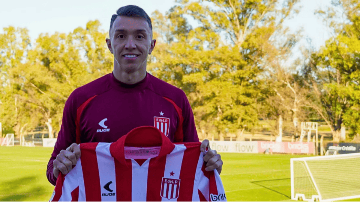 Estudiantes Officially Signs Fernando Muslera Through 2026