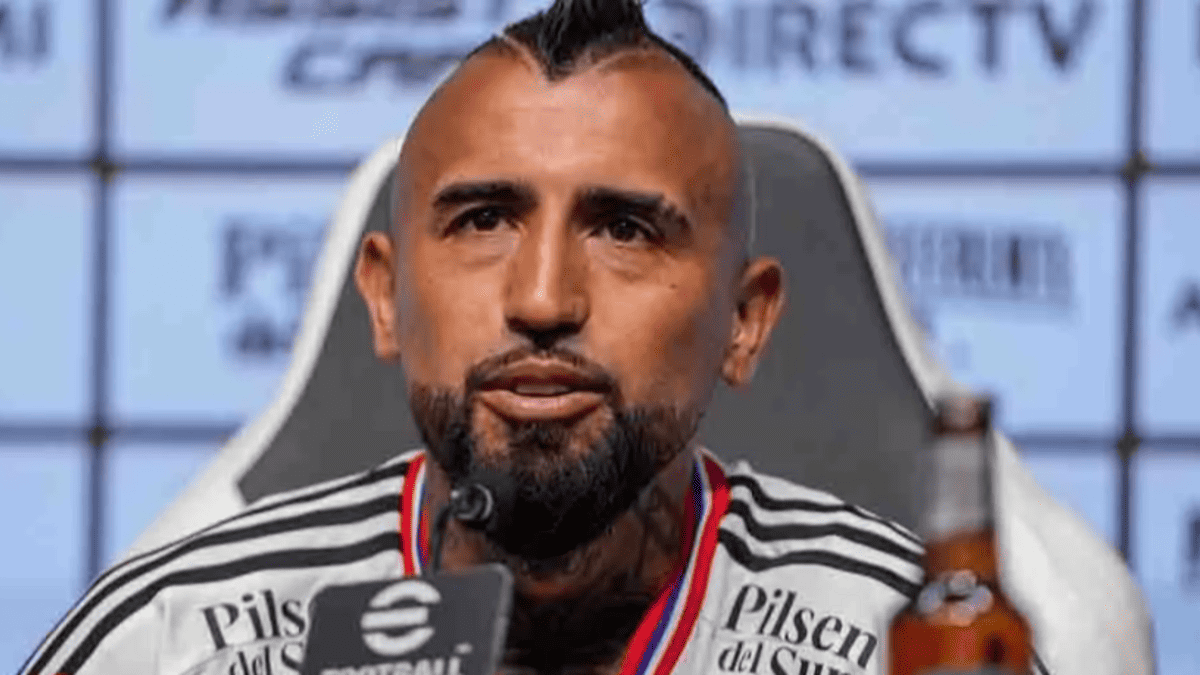 Colo Colo Faces Midfield Crisis Without Arturo Vidal for Upcoming Clásicos
