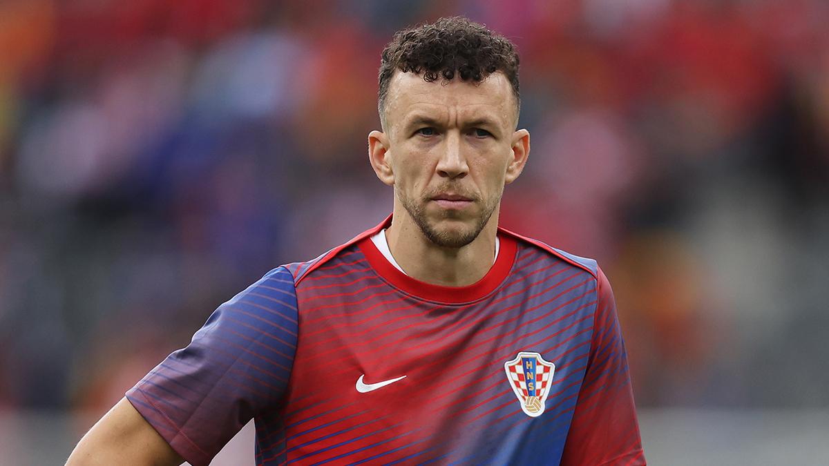 No Barcelona move! Ivan Perisic signs new contract with PSV
