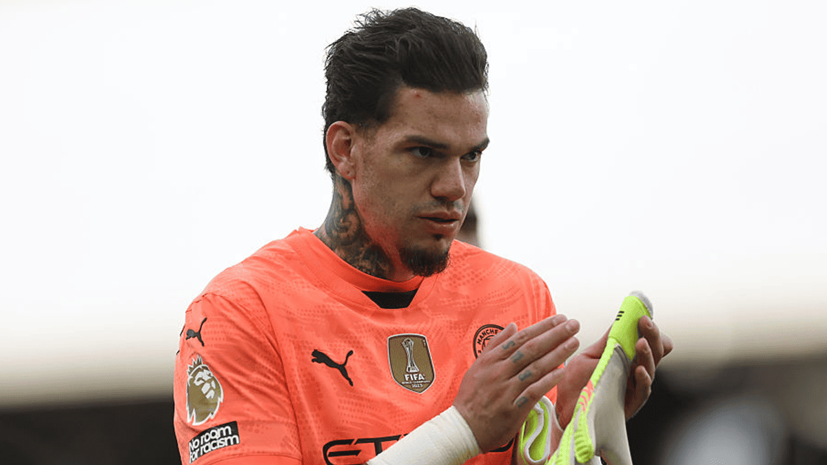 “There are a lot of fakes around me.” Ederson makes a bold statement about his future at Man City