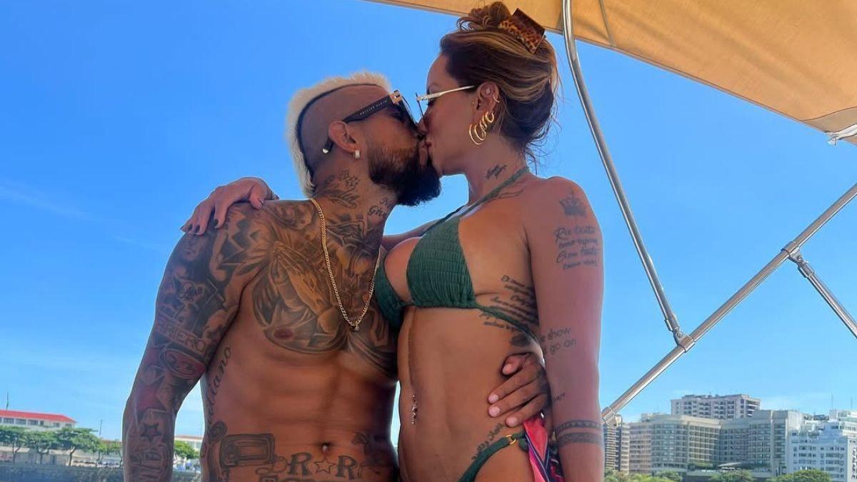 Synchronized workout: Vidal shows off his gym routine with his partner