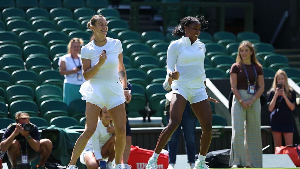 Bright moments. Aryna Sabalenka and Coco Gauff dance together and record a joint vlog