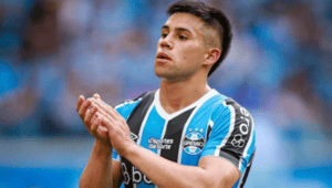 Alexander Aravena se recupera en Gremio, pero enfrenta un nuevo obstáculo