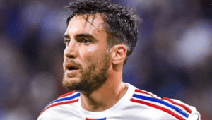 Séville et la Roma s'intéressent à Tagliafico après la relégation chaotique de Lyon